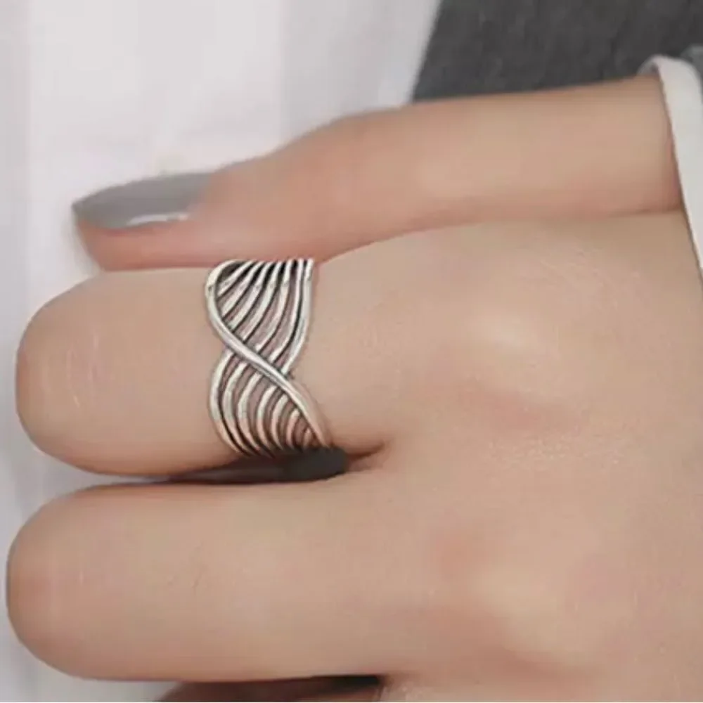 ‎MINIMALIST SILVER MULTILAYER LINES RING RESIZABLE